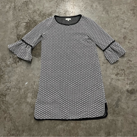 J. Crew Dresses & Skirts - Houndstooth Bell Sleeve Checkered Dress